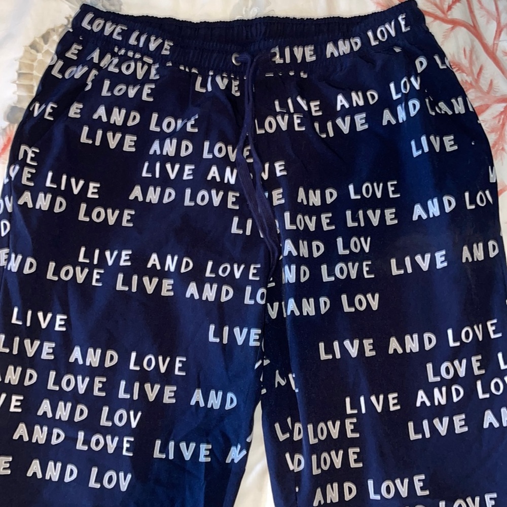 Women’s New York and Company Soho Street Cropped Pants size S. Navy/white.